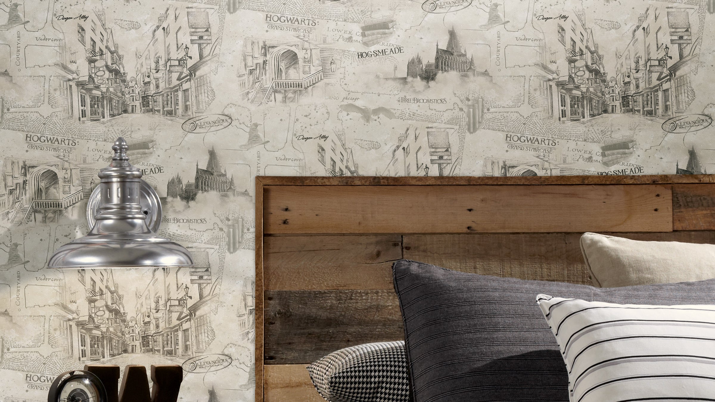 Harry Potter Peel and Stick Wallpaper – RoomMates Decor