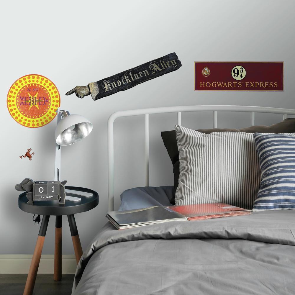 Harry Potter Signs Wall Decals – RoomMates Decor